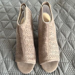 LC Lauren Conrad - Open toe, boot heels